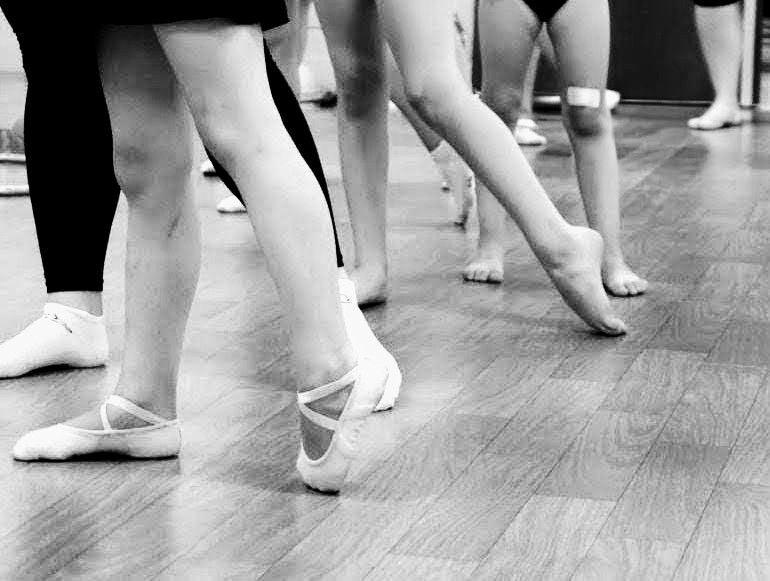 Jeune danseuse ado lors d'un spectacle NØVA Danse